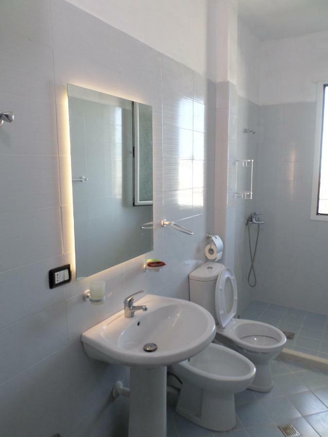 Vlorë Lindita'S Seaview Appartment מראה חיצוני תמונה
